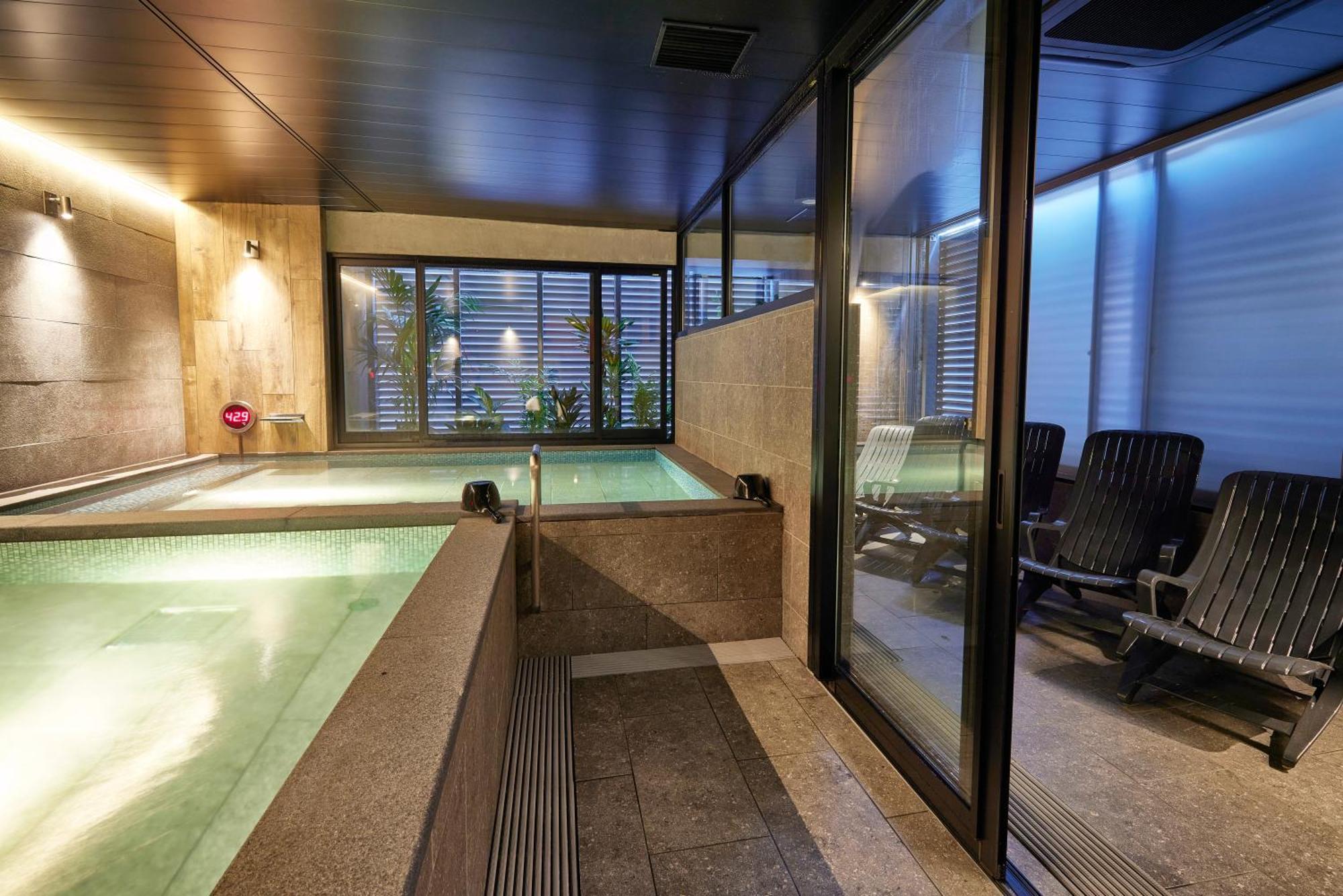 Hotel 3s 2*